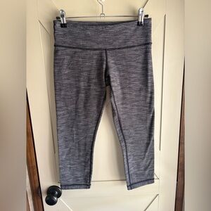 Lululemon Women Size 6 Gray Capri Crop Leggings Coco Pique Wunder under
